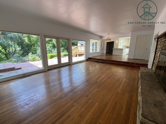 Building Photo - Spacious Three Bedroom Home in Carmel Hill...