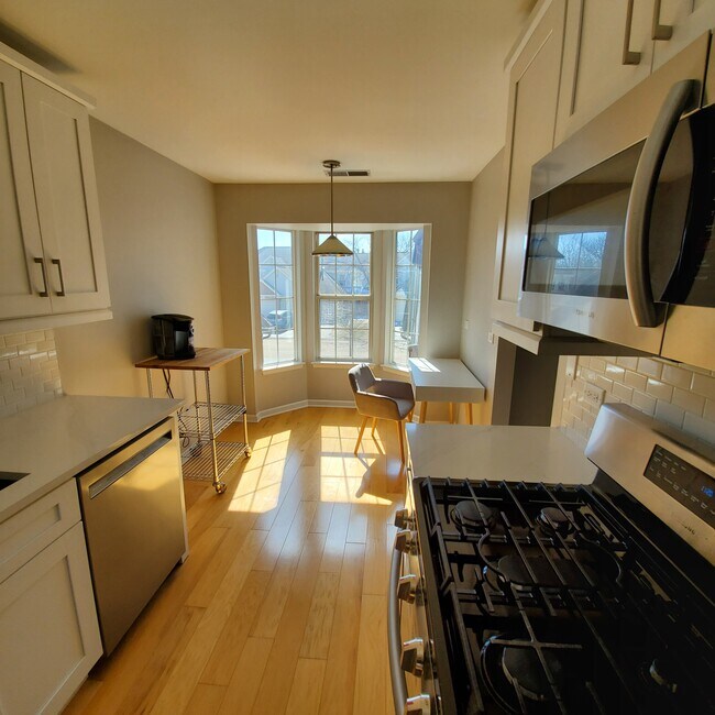 Building Photo - 122 White Branch Ct