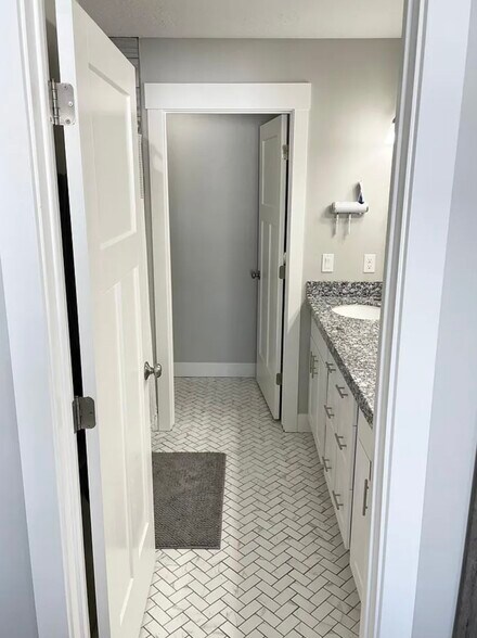 Building Photo - 1999 E Abbey Way