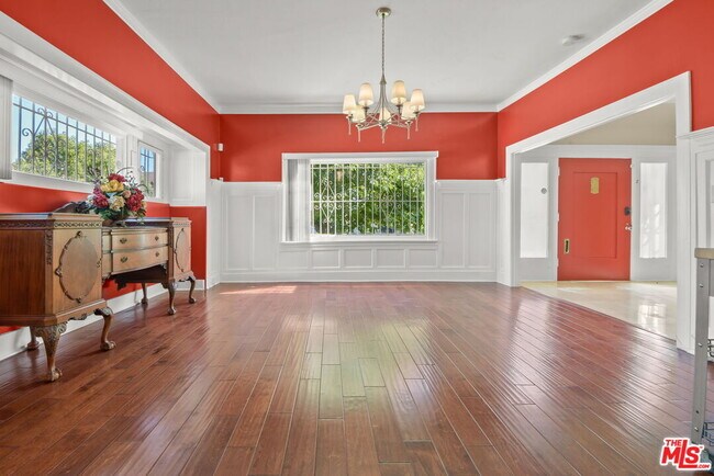 Building Photo - 975 Westchester Pl