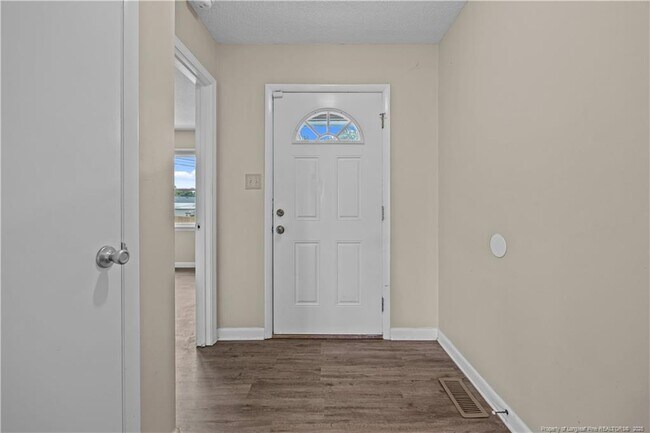 Building Photo - 6309 Cicada St