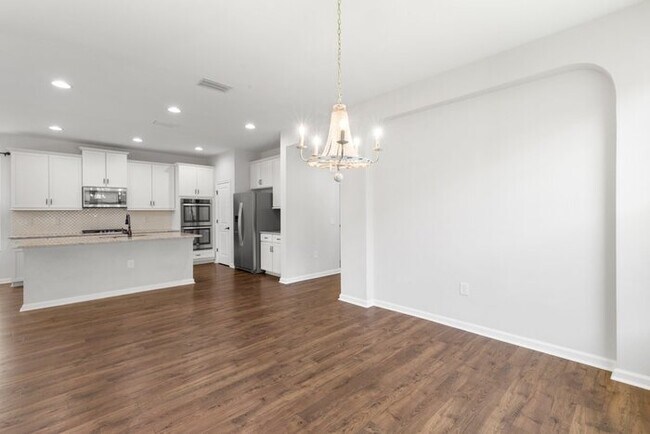 Building Photo - BEAUTIFUL Home for Rent in Estancia with T...