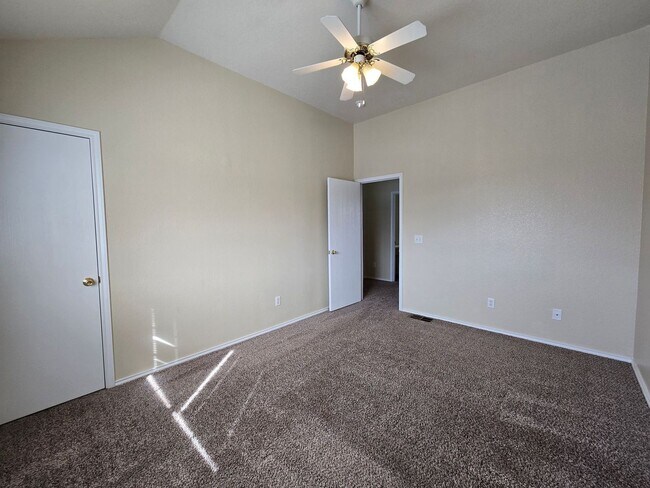 Building Photo - 4005 Nadine Dr