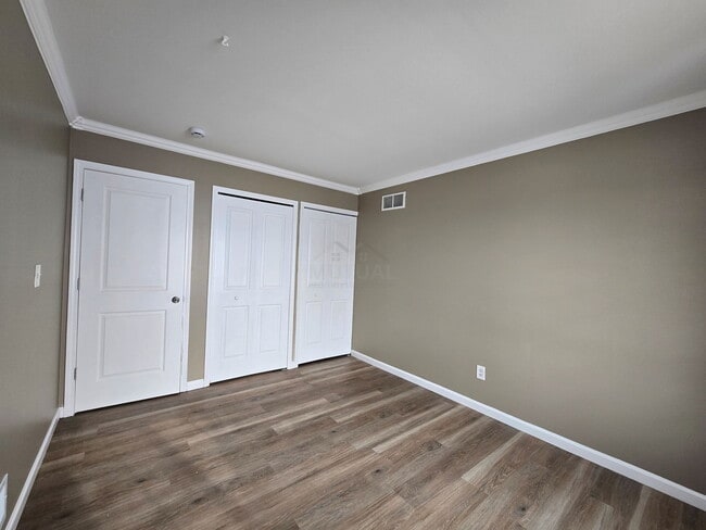 Building Photo - 30240 Southfield Rd