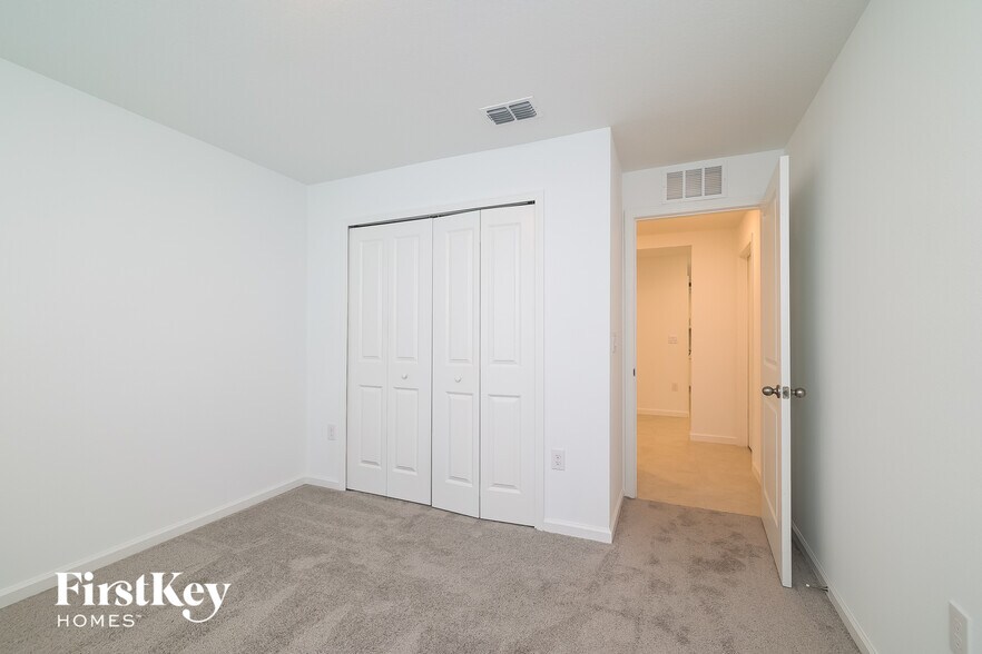 Building Photo - 3806 Whitney Wy