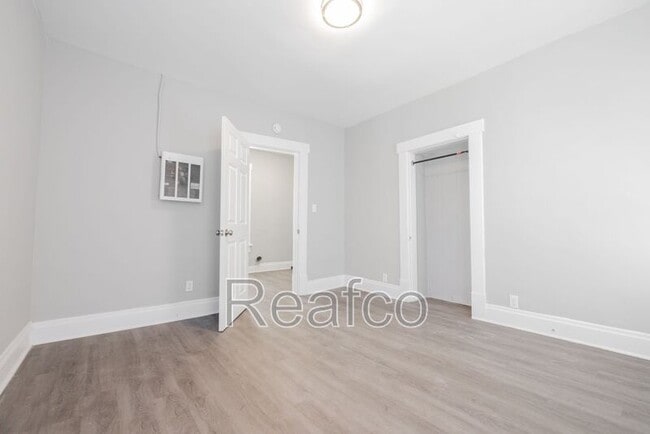 Building Photo - 358 1/2 Saint Clair Ave