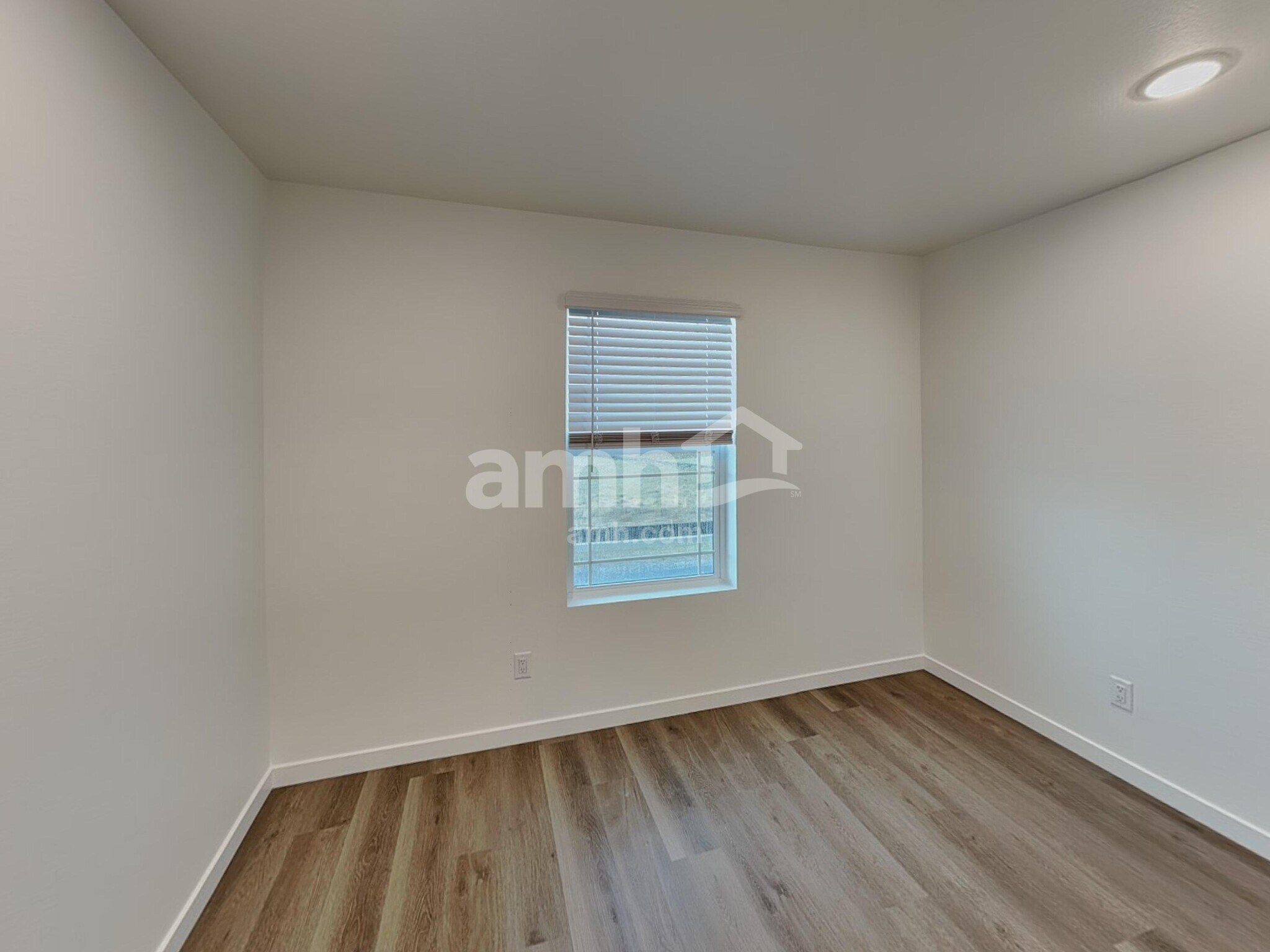 Building Photo - 320 N Addison Way