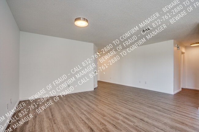 Building Photo - 616 Almandora-
