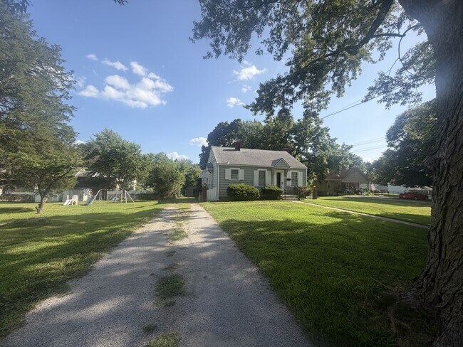 Building Photo - 515 W Southside Blvd