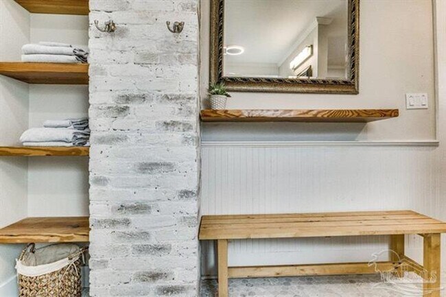 Building Photo - Beautifully renovated downstairs unit!