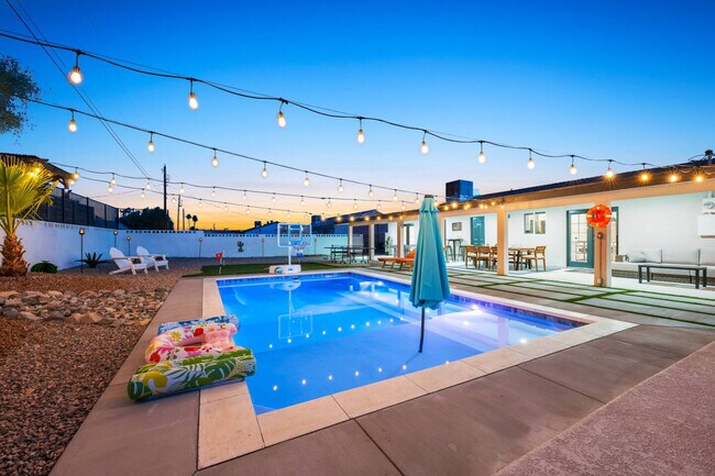 Building Photo - 131 Mescal Loop