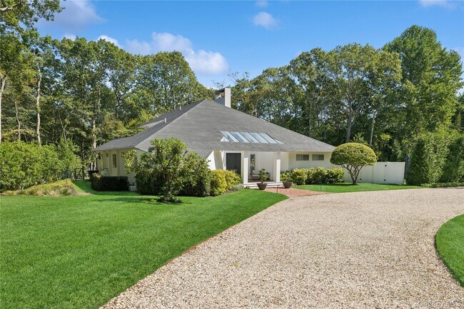 Building Photo - 10 Lakewood Ln