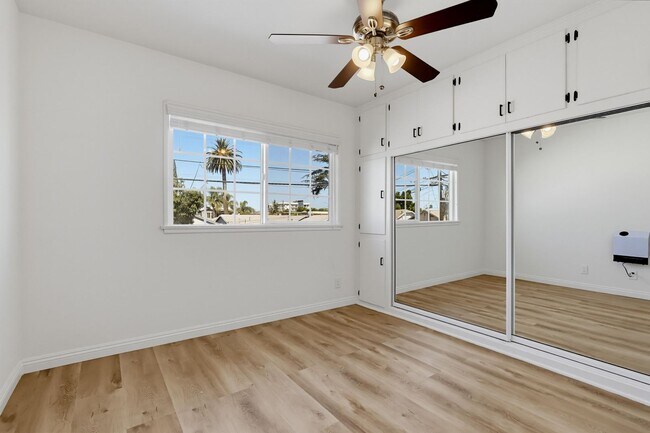 Building Photo - 6633 S Crenshaw Blvd