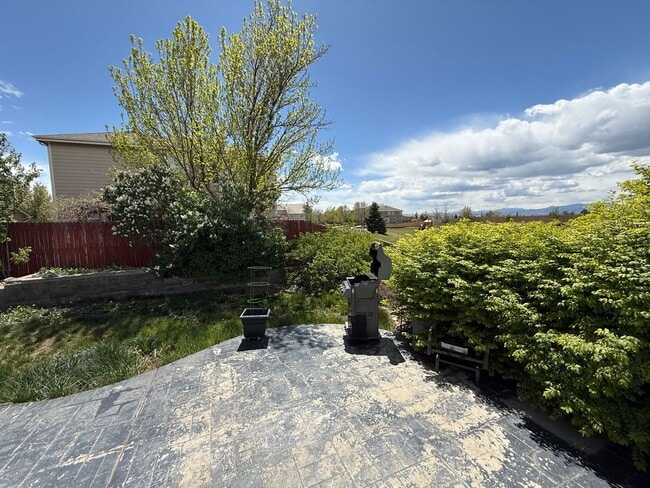 Building Photo - Your Colorado Oasis Awaits! 4 Bed, 3.5 Bath Home with Modern Amenities next to open space