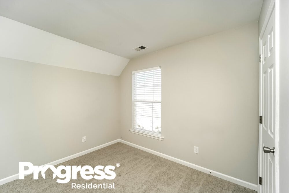 Building Photo - 10453 Roundleaf Dr