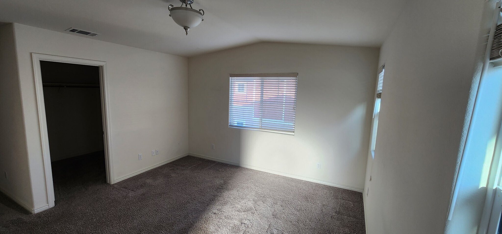 Building Photo - 162 Sweetwater Ln