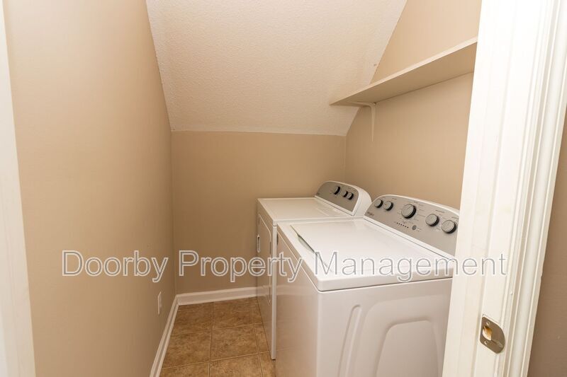 Building Photo - 1133 Lenny Ln
