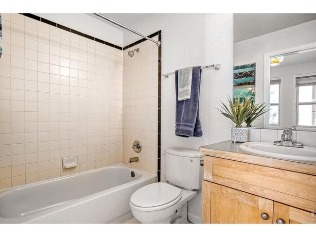 Building Photo - 2 Bed 2 Bath Condo In the Heart of Downtown Boulder!
