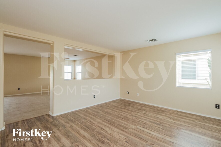 Building Photo - 1730 Maddison Cir