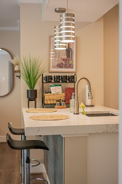 Building Photo - 1504 Lincoln Way