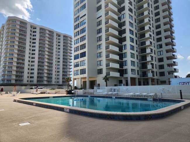 Building Photo - Stunning Atlantic Ocean view 1bedroom 1 bathroom condo