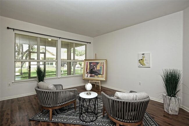Building Photo - 112 Bluebell Dr