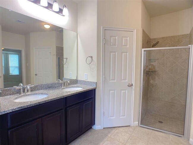 Building Photo - 27519 Gracefield Ln