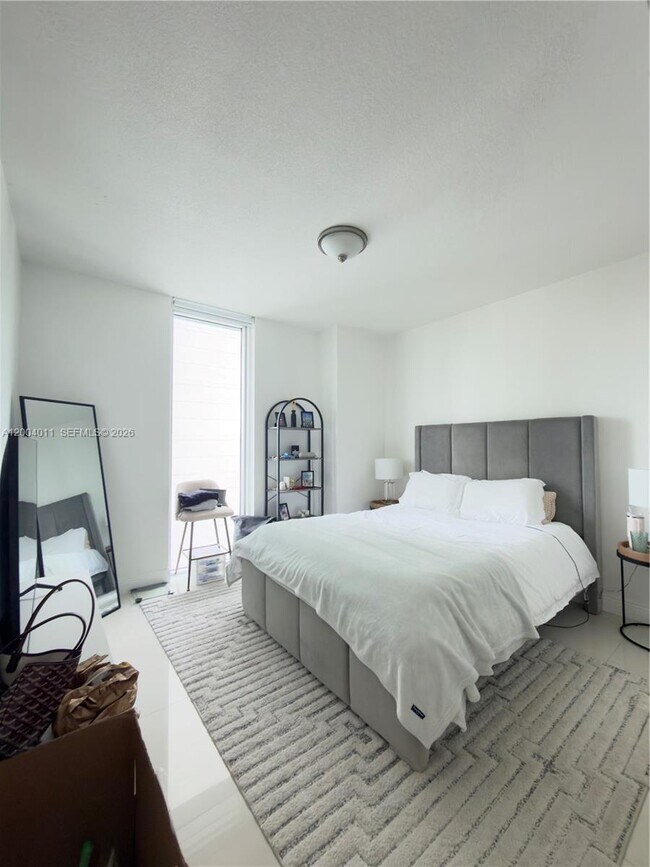 Building Photo - 185 SW 7th St