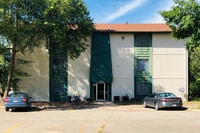 Building Photo - 2006 NW Hickory Ln