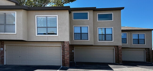 Building Photo - 6723 Eastridge Dr