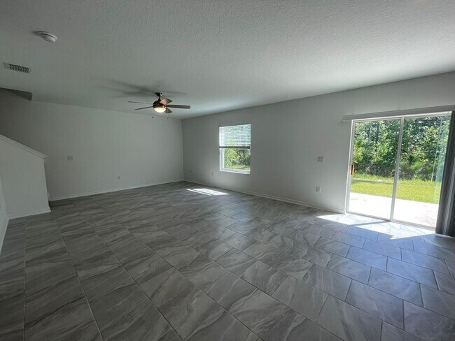 Building Photo - 4 Bedroom 2.5 Bathroom home located in Preserves at LPGA
