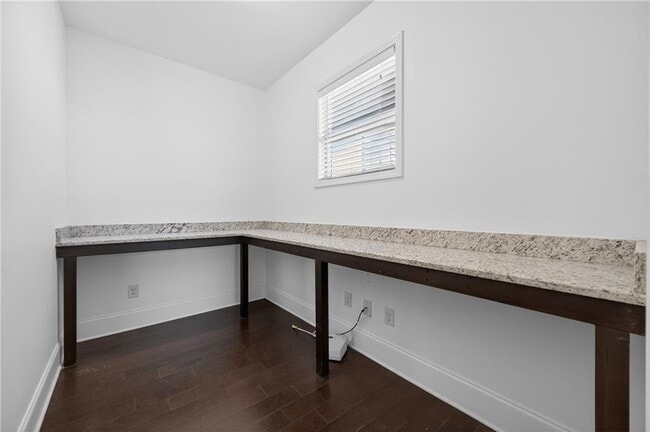 Building Photo - 7445 Oldbury Pl