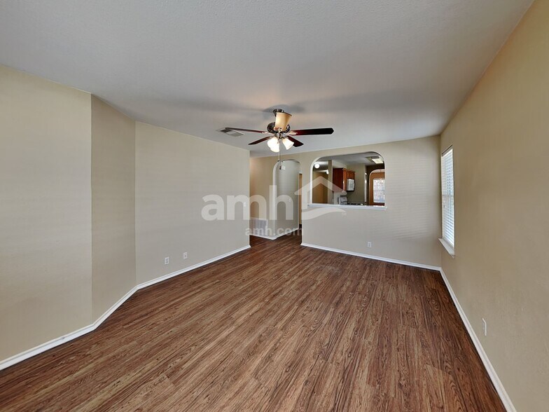 Building Photo - 224 Tolcarne Dr