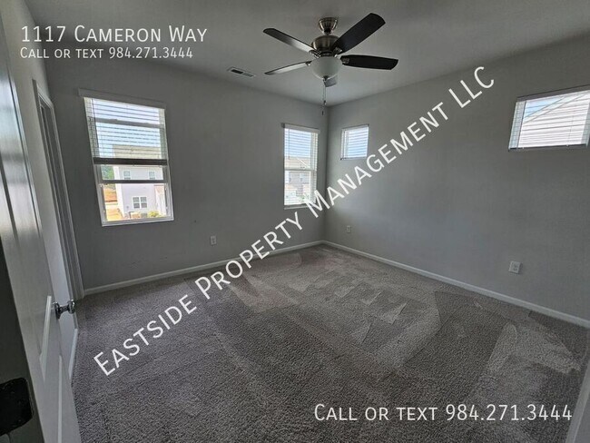 Building Photo - 1117 Cameron Wy