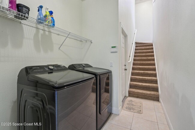 Building Photo - 929 Hialeah St
