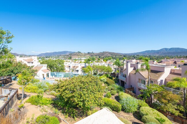 Building Photo - 2BR/2.5BA Townhome with garage - READY NOW!
