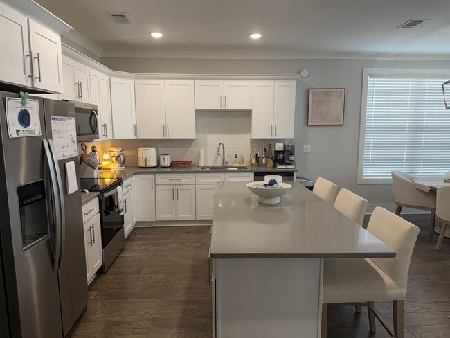 Building Photo - 3 Bed 3.5 Bath Townhouse in Stillwater!