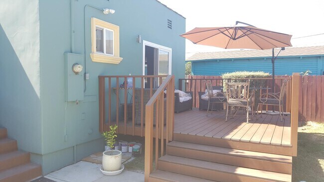 Deck off Master Bedroom - 6302 S Rimpau Blvd