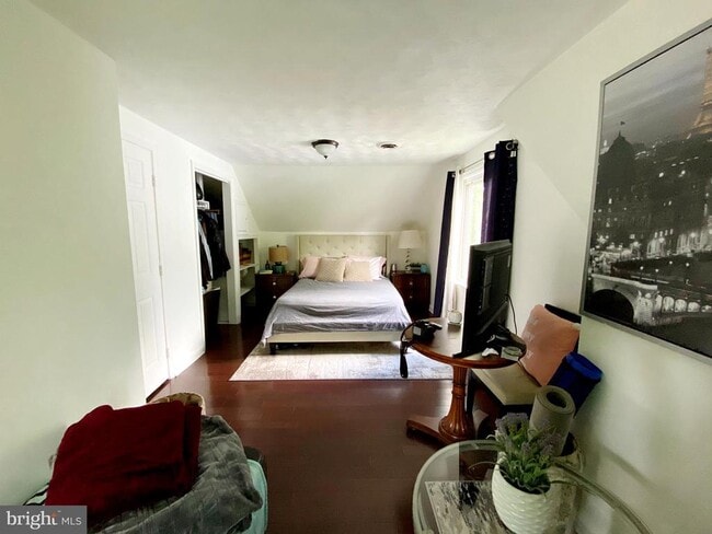 Building Photo - 5705 Denfield Rd