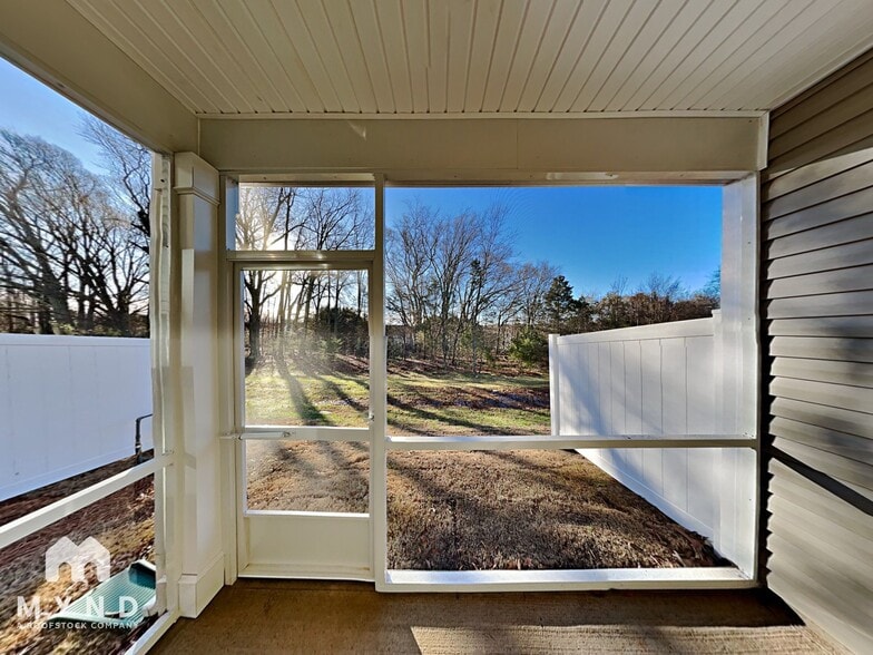 Building Photo - 13049 Cottage Crst Ln