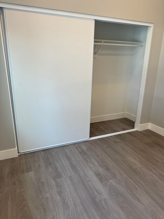 Building Photo - 54TH STREET 2985-2987 #1 FRONT UNITS