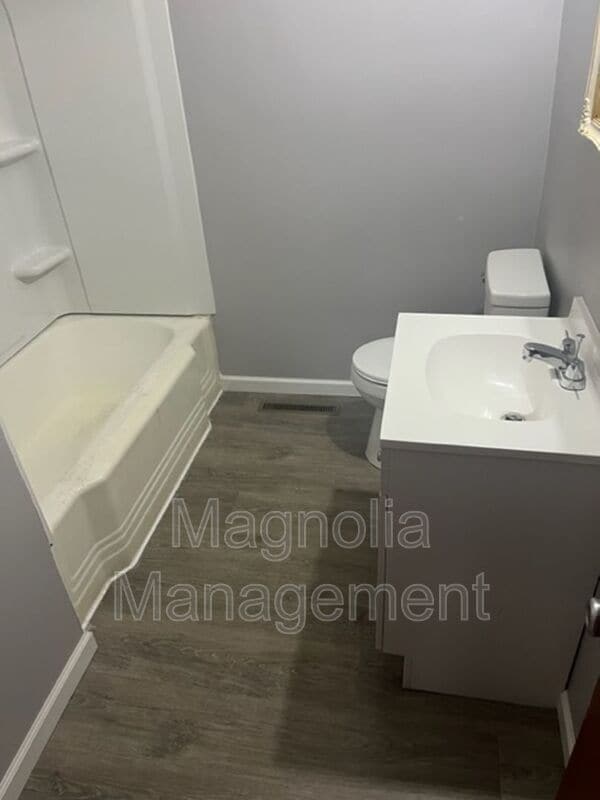 Building Photo - 866 Dabney Dr