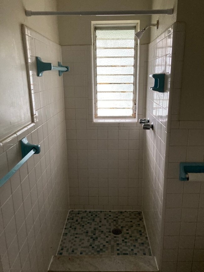 Building Photo - 2 Bed 2 Bath Home | Carport | Fenced Yard ...