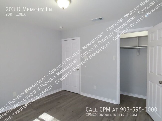 Building Photo - 203 Memory Ln
