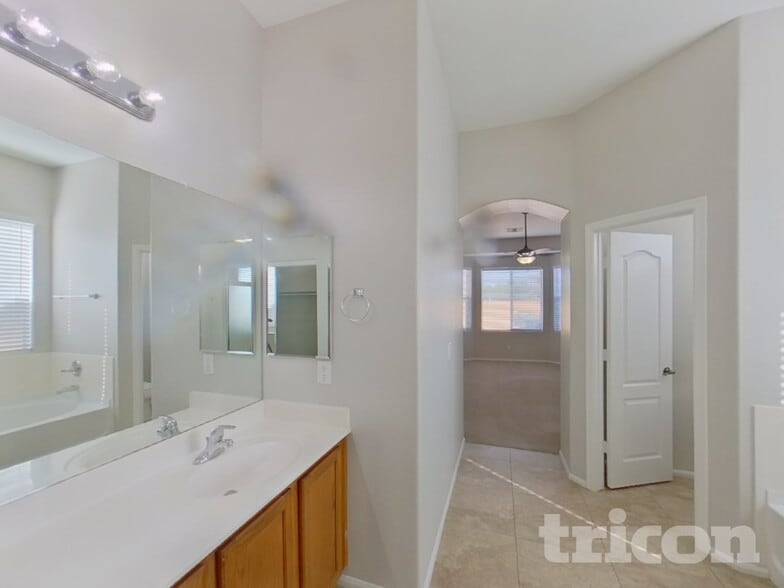 Building Photo - 17601 N Vera Cruz Ave