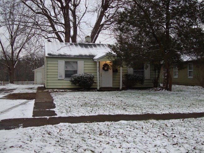 Building Photo - 813 Bryan St
