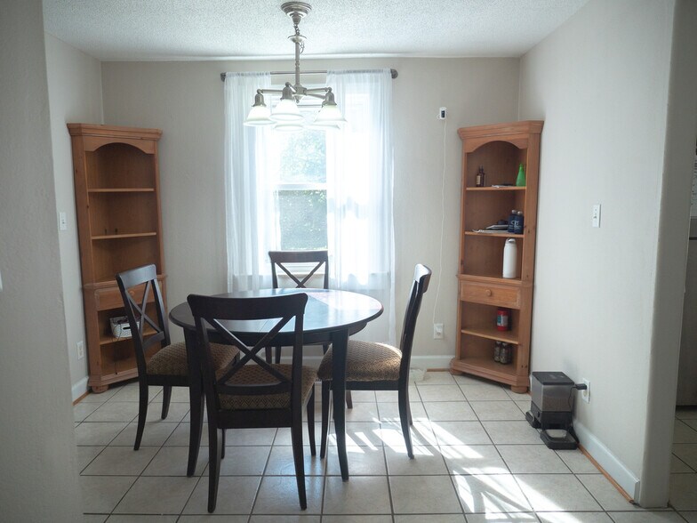 Building Photo - 18 Morrison Ave