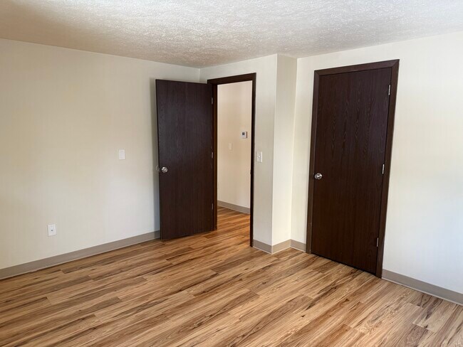 Building Photo - Briarwood 9