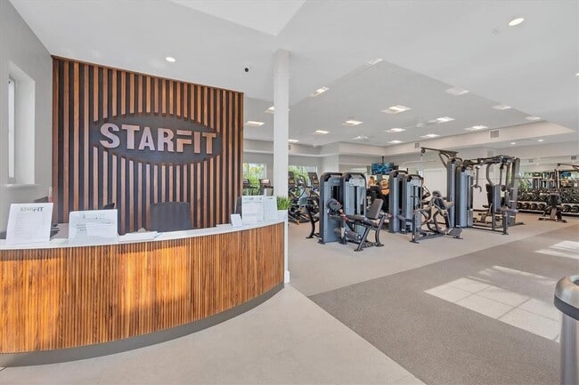 Building Photo - 3279 Hilltop Cir