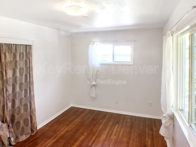 Building Photo - 1285 S Holly St